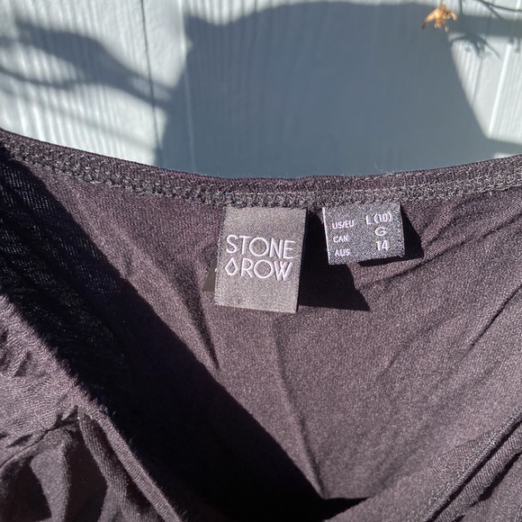 Brand new Volcom body shirt, longs sleeve, and glove balloon sleeve - Picture 2 of 4